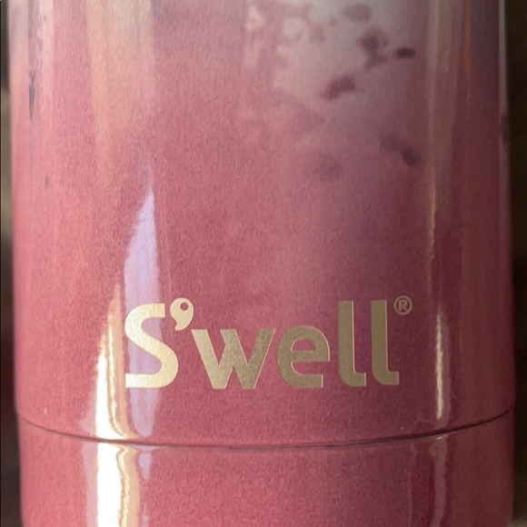 Disney x Swell Frozen II Water Bottle - Picture 4 of 7